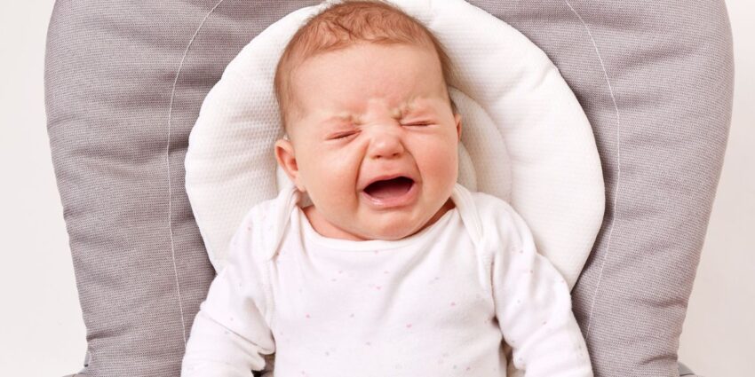 علت بیقراری نوزاد زیر دستگاه فتوتراپی